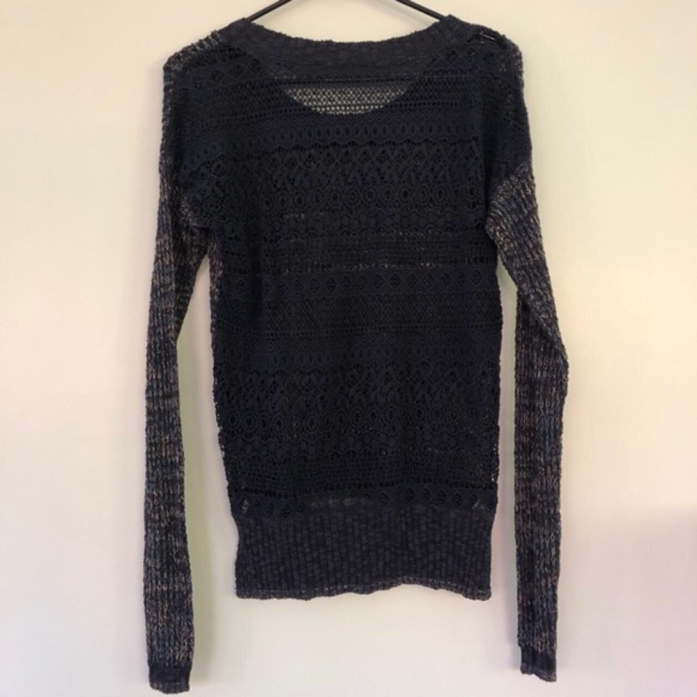 sweater - Picture 3 of 5